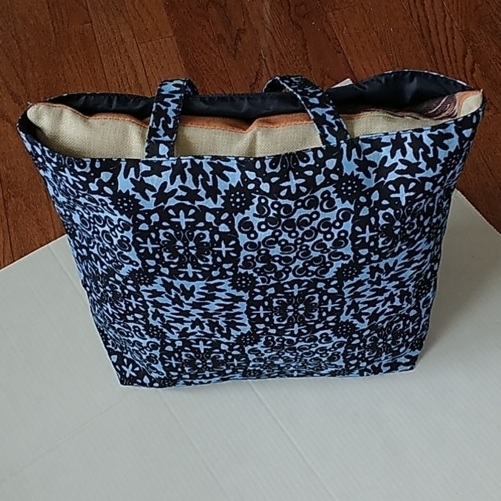 Set of Two Canvas Totes, both lined - Picture 5 of 8
